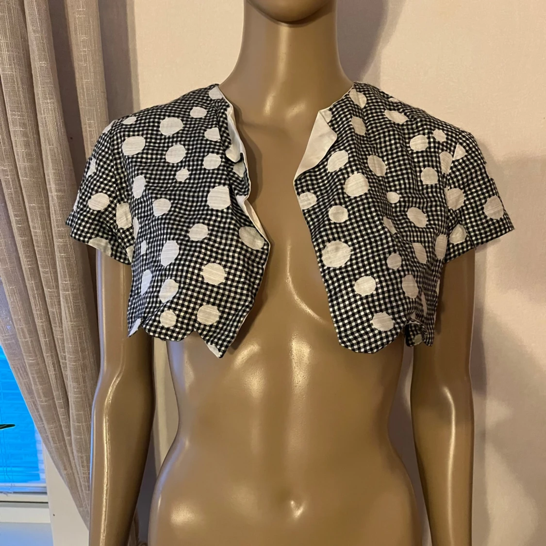 Kofta bolero prickig retro vintage 40-tal 50-tal 60-tal 