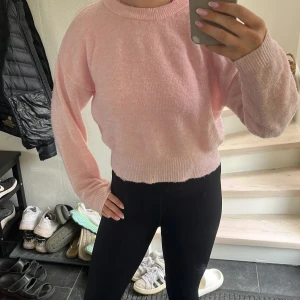 Stickad tröja  - En jättesöt stickad tröja från Vero Moda som tyvärr inte användes 