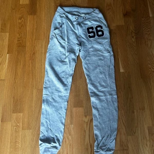 Mjukisbyxor bondelid  - Mjukisbyxor från bondelid, använda därav priset 