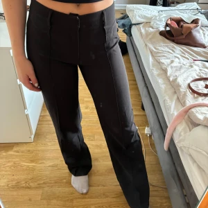 Mid Waist kostymbyxor från Madlady💞 - Jätte fina kostymbyxor från Madlady, mid waist, nästan helt oanvända. 💞