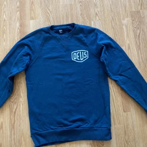 Deus tröja - Storlek s, bra passform , inte använd