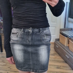 Jeanskjol - Cool grå jeanskjol. Som ny!