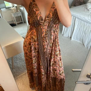 Ibiza klänning - Ur snygg Ibiza klänning, perfekt till sommaren☺️