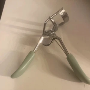 Ögonfransböjare - Fick ingen användning av den och har nästan aldrig använt den