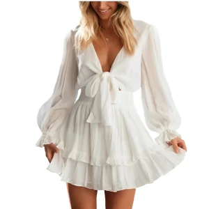 Vit klänning - Nyskick, använd 1 gång.