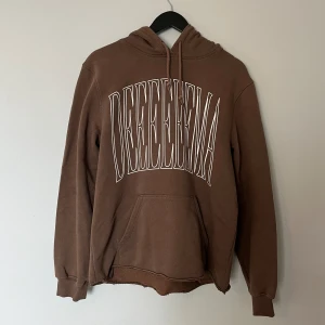 Deema hoodie - Riktigt fet deema hoodie! Size M Cond 6/10