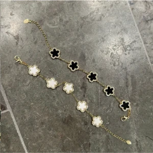 Armband  - Säljer dessa armband för 150kr/st 💗 ej använda 