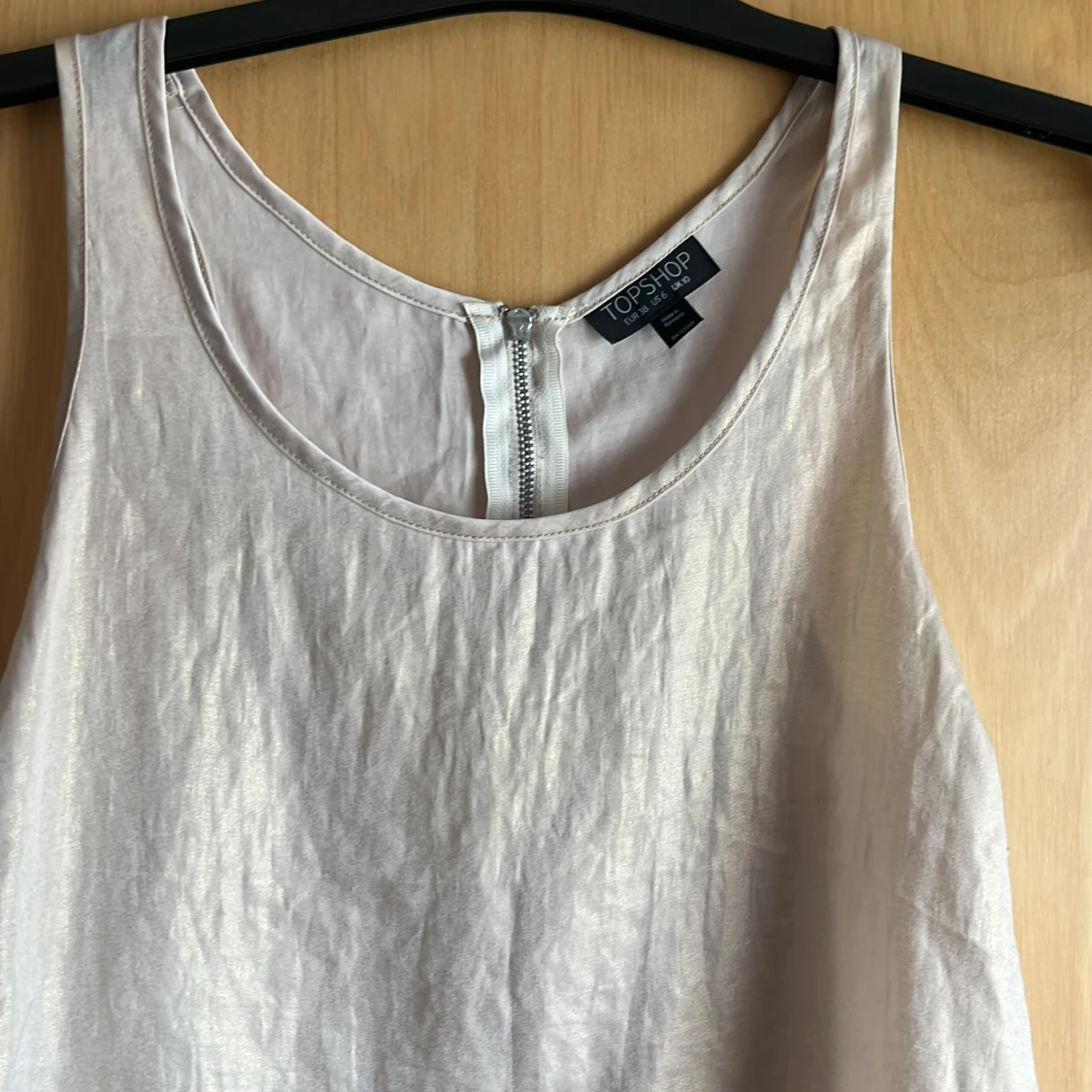 Fest topp/linne i lätt skimrande tyg - 90