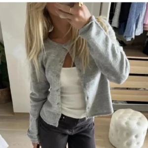 Kofta  - Jättefin kofta från gina som knappt är använd💕