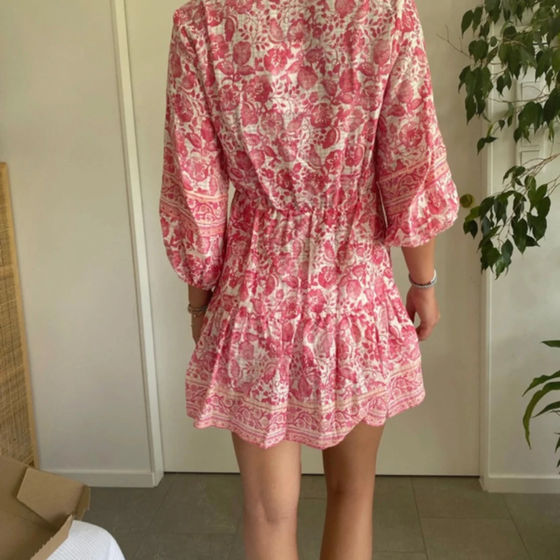 Rosa mönstrad miniklänning  - 91