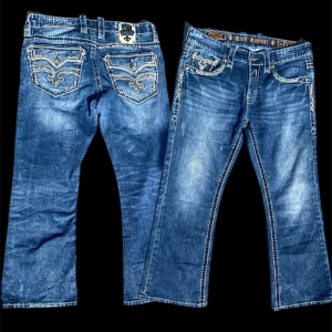 Rock Revival jeans - Skit snygga rock revival jeans. Dom är helt oanvänd. 