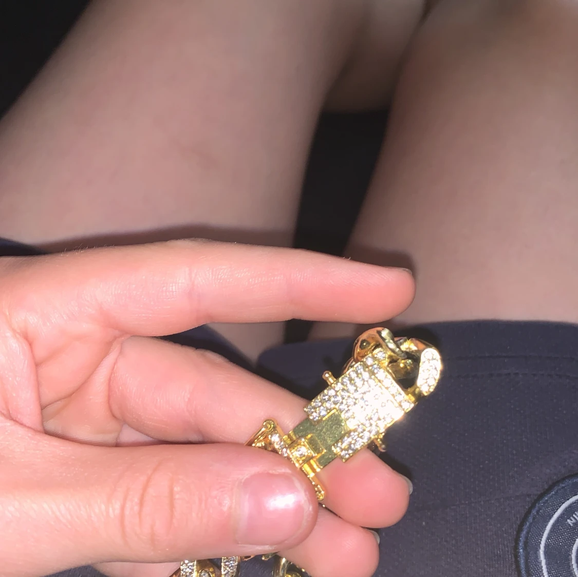 Hej säljer ml. Guld Armband   - 92