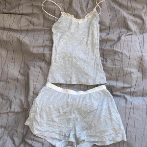 Pyjamas - Säljer den här supersöta pyjamasen i storlek xs/s