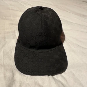 Gucci canvas keps - Bra skick box och kvitto finns, storlek XL passar L