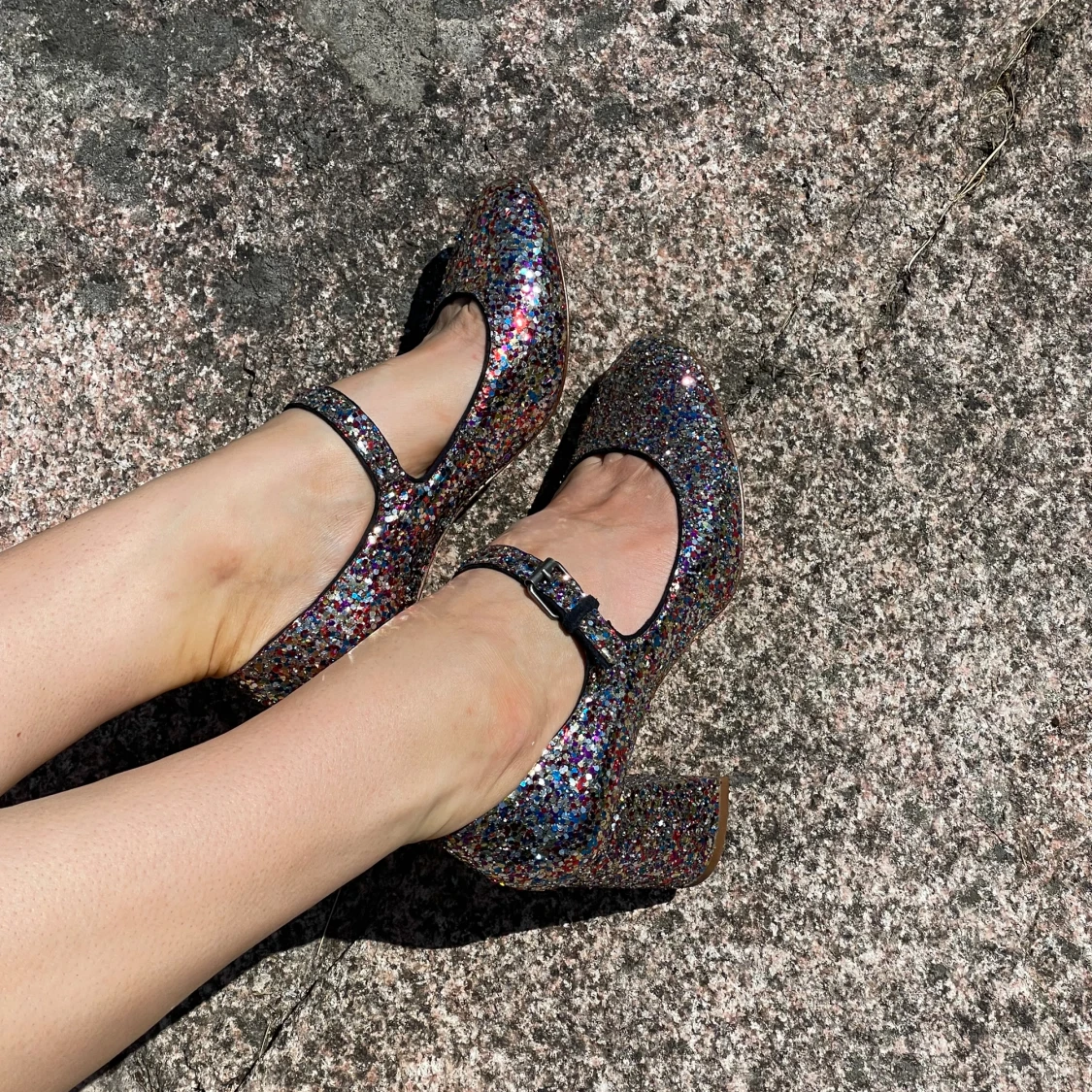 Glittriga klackskor  - 92