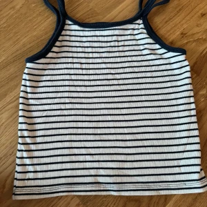 Linne zara barn - Bra skick men använd 