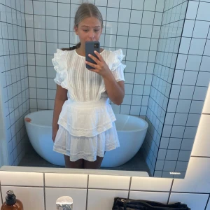 Klänning från LaitCollection  - STUDENTKLÄNNING i nyskick! Från Lait collection ett värde av 1000kr 💌 str M men mer som S