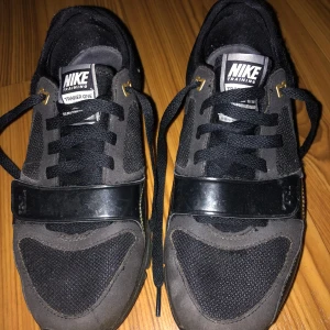 Nike max air storlek 37.5 - Bra skick, storlek 37.5 har knappt används.