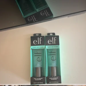 Elf power grip primer - Säljer 2 av mina helt oöppnade elf primers. De är skitbra och håller sminket hela dagen!👍🏻💗