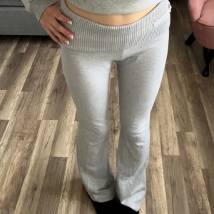 Byxor - Slutsålda byxor ifrån New Yorker Använda 1 gång och säljs därför för 150kr🩶🤛🏻