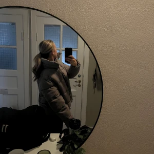 Puffjacka - Beige puffjacka från lager157 i storlek S, jättefin men har inte kommit till användning tyvärr. Nyskick!💕