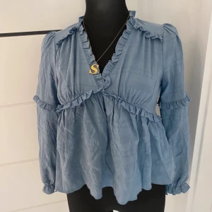 Blus - Fin blå blus!