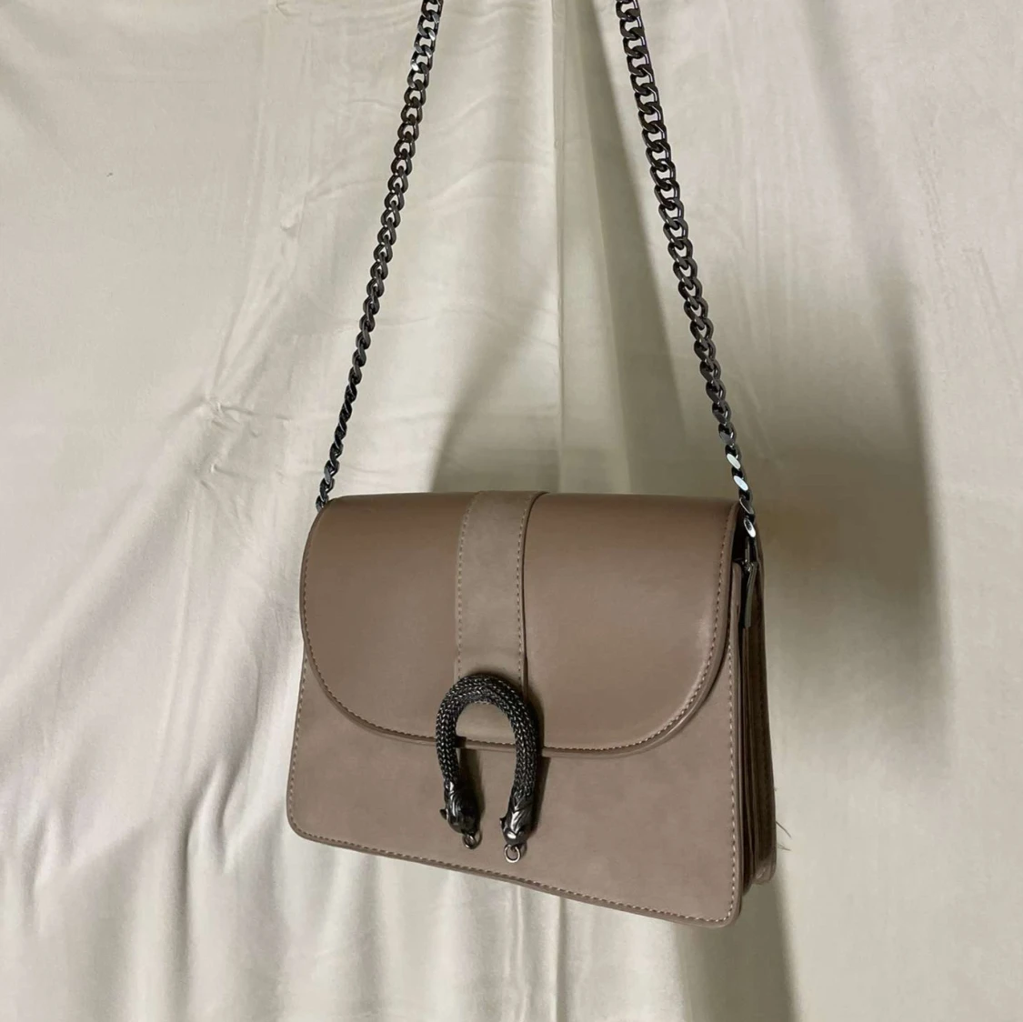 Beige hand/axelväska