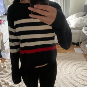Stickad tröja  - Stickad tröja från zara, köpt för några år sedan! 