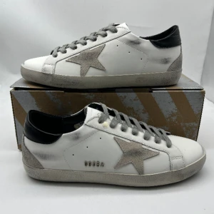 Golden goose - INTRESSEKOLL!!!! Tjena! Jag säljer eventuellt mina golden goose som inte passar längre! Lite använda men inte mycket! 