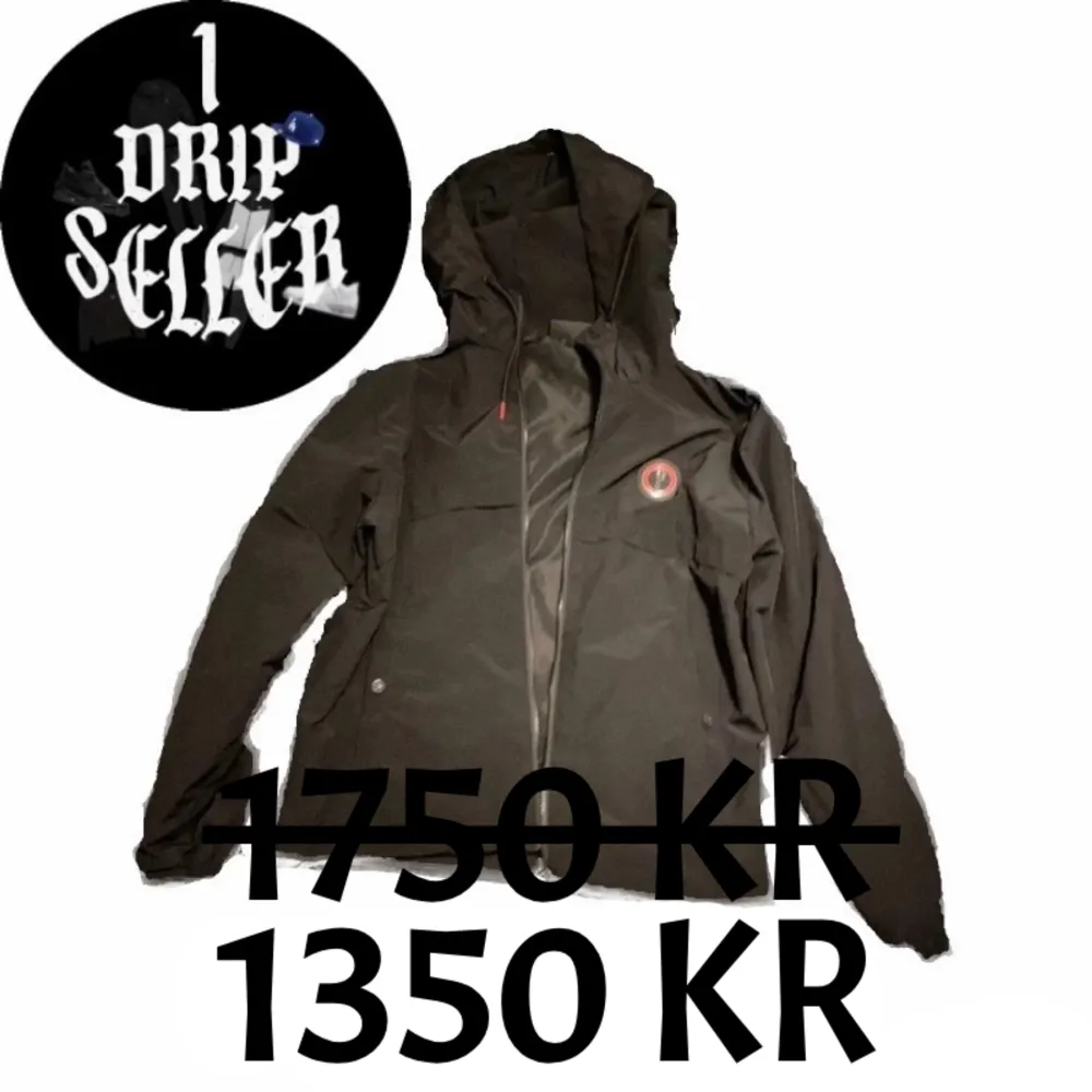 Det är en svart röd Trapstar windbreaker det är bra kvalite skriv om du vill har några frågor och har bild på kvittot så skriv om du vill ha bild på den tar också byten. Jackor.