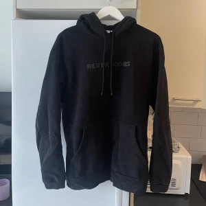 Better Bodies hoodie - Säljer min sköna hoodie från Better Bodies, sparsamt använd så fint skick!