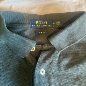 Ralpha Lauren Polo tröja - Soft o trendig raffe tröja DM för mer bilder pris kan diskuteras 