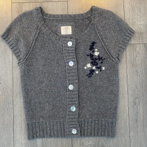 Kofta - Supersöt kofta i strl M men passar s