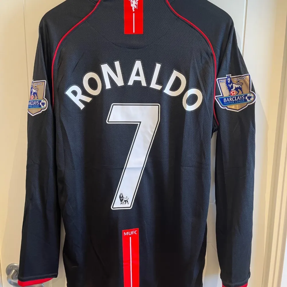 Manchester United bortröja 2007-2008 Ronaldo nummer 7 Pris kan diskuteras . T-shirts.
