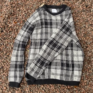 Valient sweatshirt  - Säljer den här sweatshirten från Vailent i väldigt bra skick