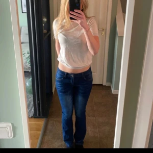 Low waist  - SMÅ I STORLEKEN. Helt oanvända jeans men vet inte vart de är ifrån då jag har haft de länge 