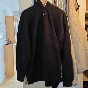 Nya Nike hoodie i xö