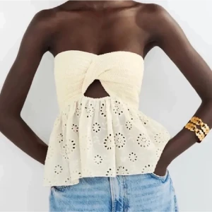 Zara topp - As snygg zara topp perfekt inför sommaren, aldrig använd❤️