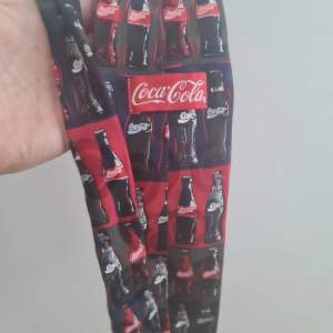 Säljer nu en cola slips