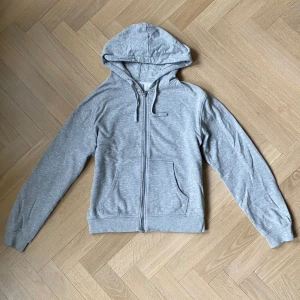Zip up tröja - Fin zip up tröja i toppen skick.