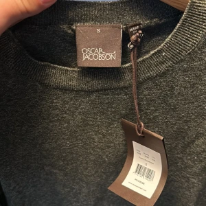 Oscar Jacobson tröja  - Tunn grön tröja av Oscar Jacobson. Aldrig använt, har varit för liten för mig.   Storlek: S
