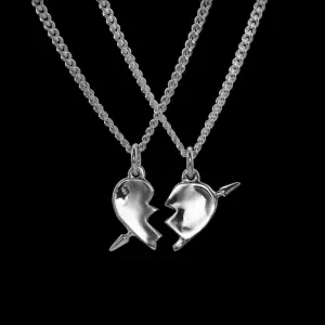 Jag säljer den högra delen av detta silver ”you & me necklace” med chain length på 45, då jag bara behöver den ena halvan 💞💞