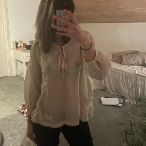 Odd Molly blus - Super söt odd Molly blus💕 använd gärna köp nu funktionen!