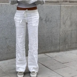 SÖKER ALOBHA LABEL LINNEBYXOR - SÖKER! Xs-s. Köper för runt 700kr! 