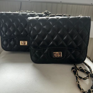 Ur och Penn väska - Säljer dessa väskor (likadana) från Ur och Penn som är köpta för några år sedan men de är knappt använda och säljer därför dem 😊 säljer dom för 70 kr st 🥰