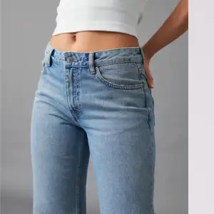 Säljer just nu mina ljusblåa jeans ifrån Gina Tricot. Endast använda en gång😊  Köpte för 499, säljer för 349!