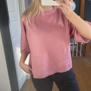 Stickad t- shirt - Kommer inte till användning💕 Skriv om du har frågar
