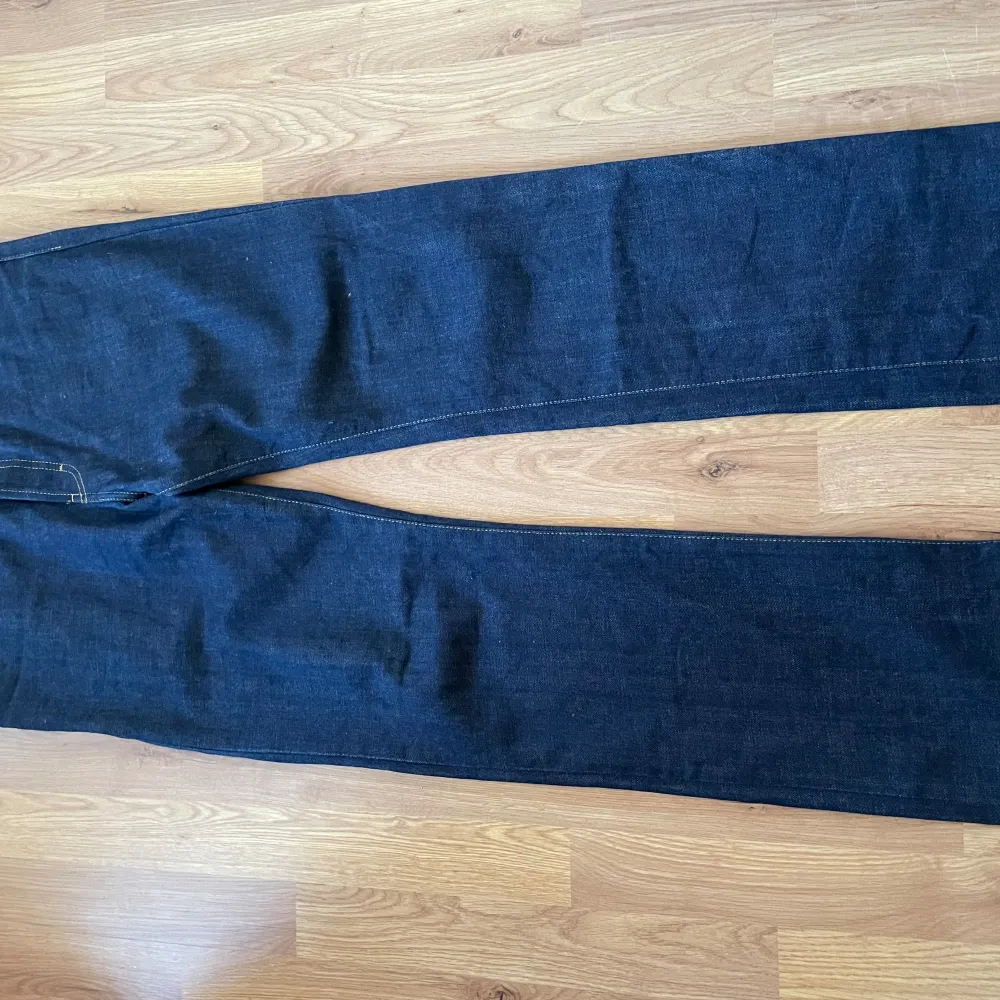 Ett par jeans som jag inte använder alls men är super snygga och fräscha | skick 10/10 | storlek W31 L34 | pris 599kr men kan diskuteras vid snabb affär | hör av er vid någon fundering . Jeans & Byxor.