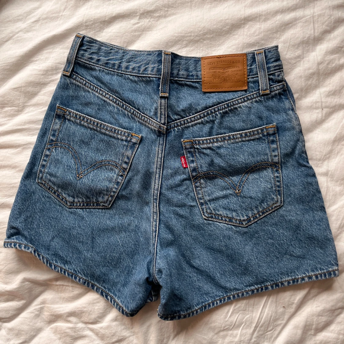 Levi’s high loose shorts - 90