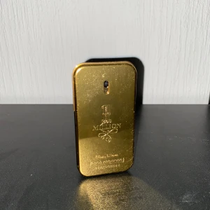 One million parfym - En one million parfym till salu för att jag aldrig använder den. Har sprayat typ 2-3 gånger och är 50 ml. Säljer för en stabil pris. Hör av dig vid frågor🤝